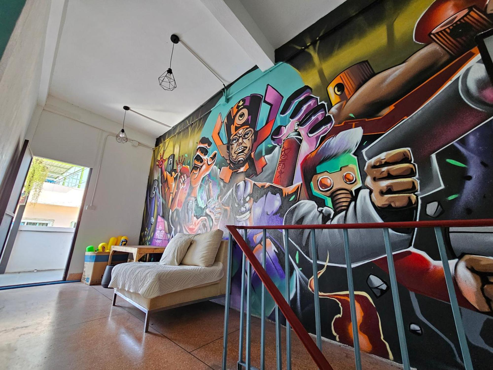 Urban Jungle Hostel Bangkok Buitenkant foto